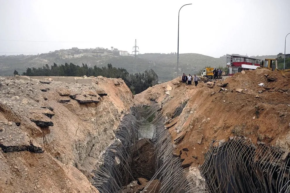 Puentes destruidos por ataques israelíes complican el retorno de desplazados en el sur del Líbano