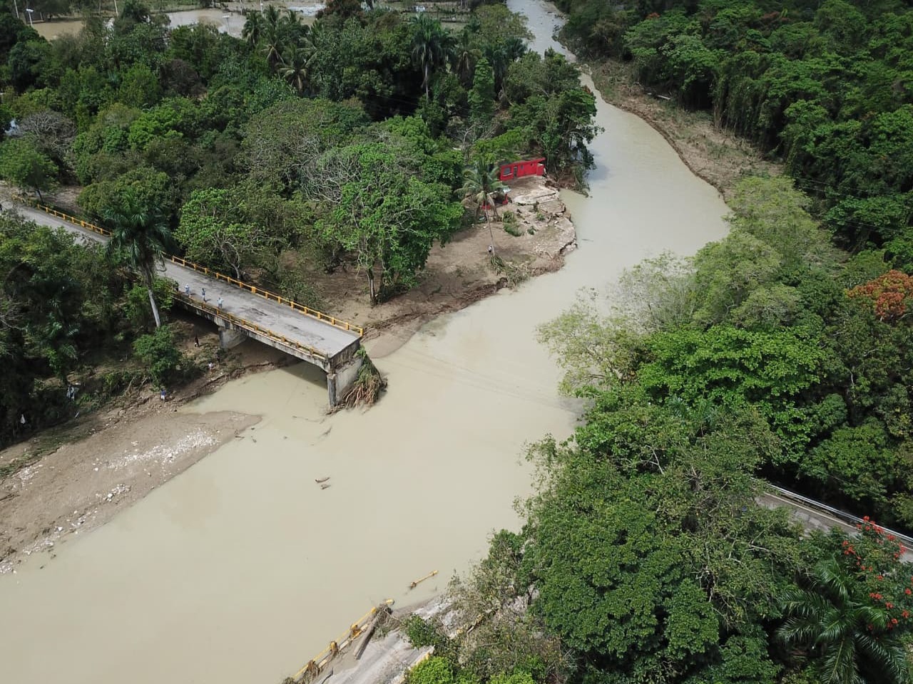 Gobierno dominicano inicia reconstrucción urgente de puente en Puerto Plata