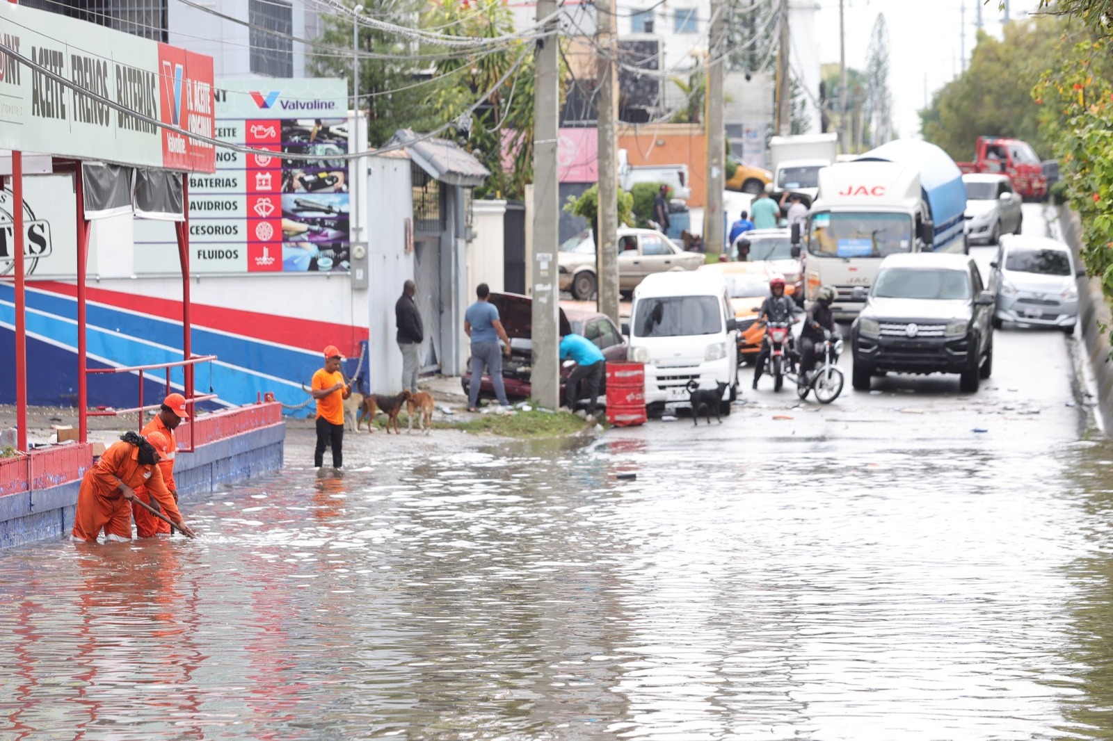 COE ajusta alertas por lluvias: 6 provincias en amarillo y 18 en verde