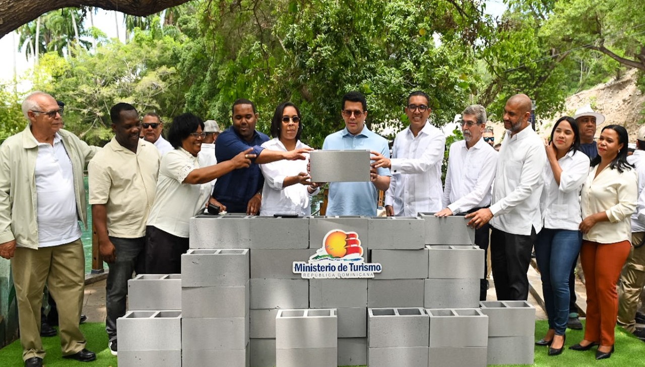 Inician obras de renovación en balneario Las Marías y nuevos boulevares en Barahona