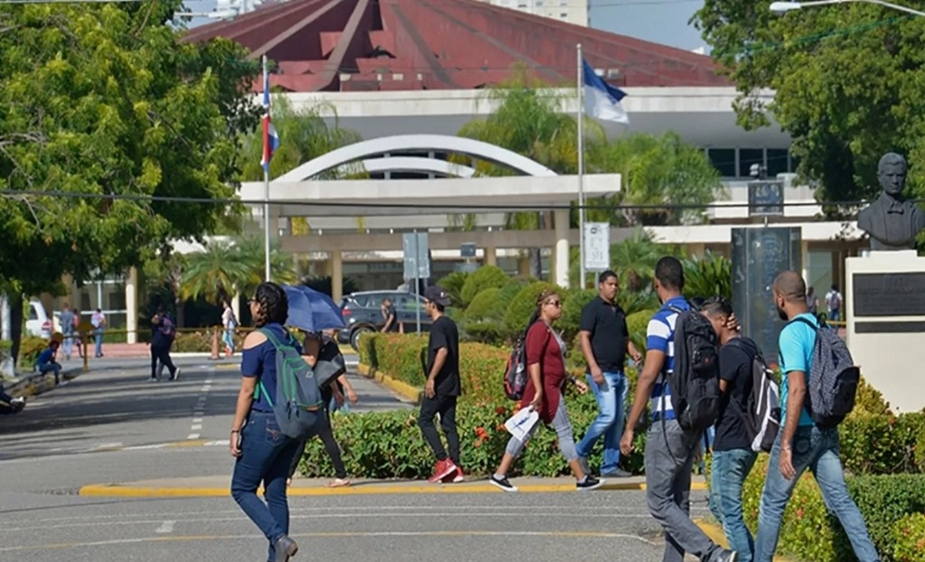 Crecimiento económico atrae a la juventud dominicana hacia provincias emergentes