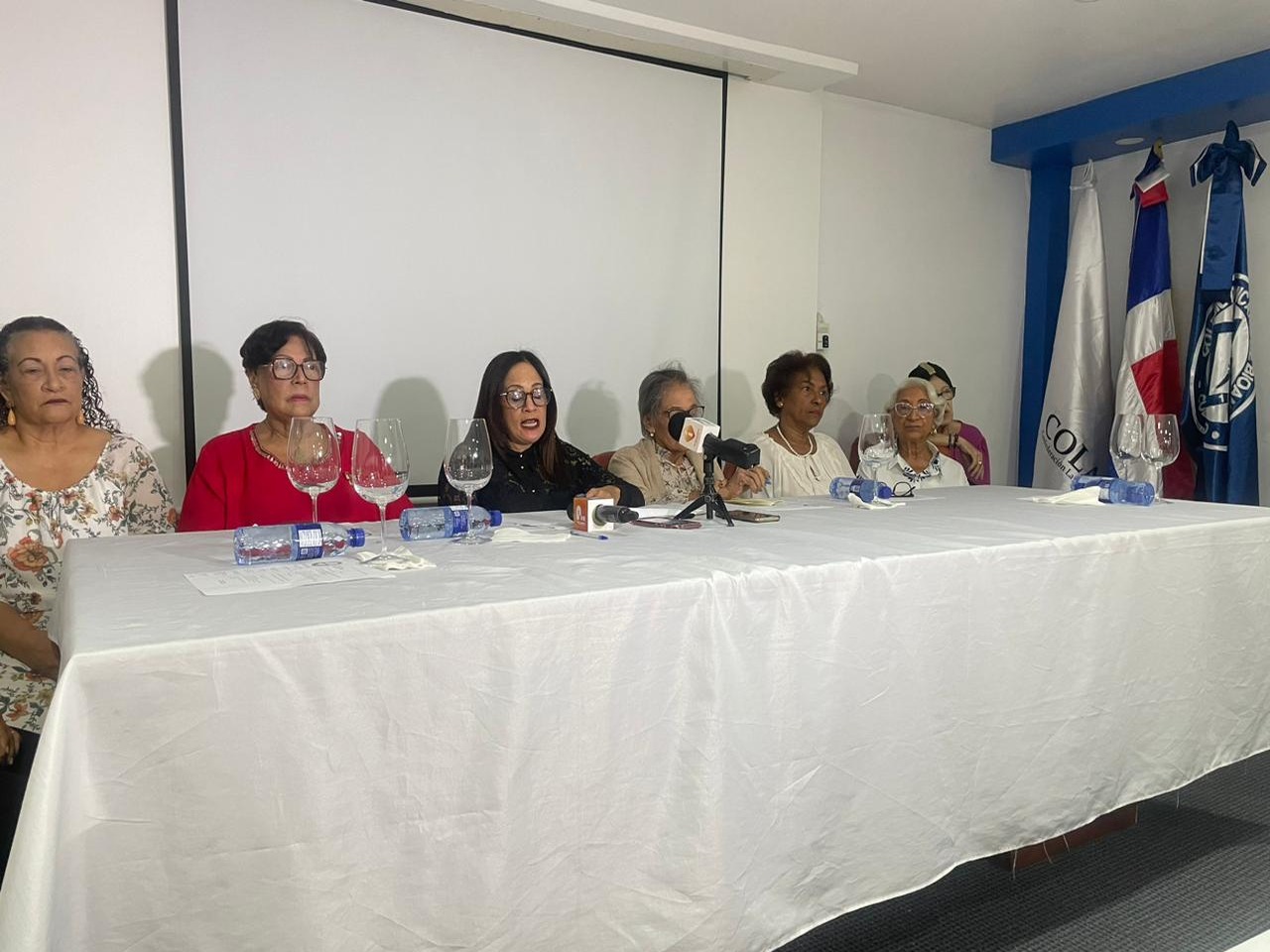 Bioanalistas jubilados demandan aumento de pensiones y preparan marcha al Palacio Nacional