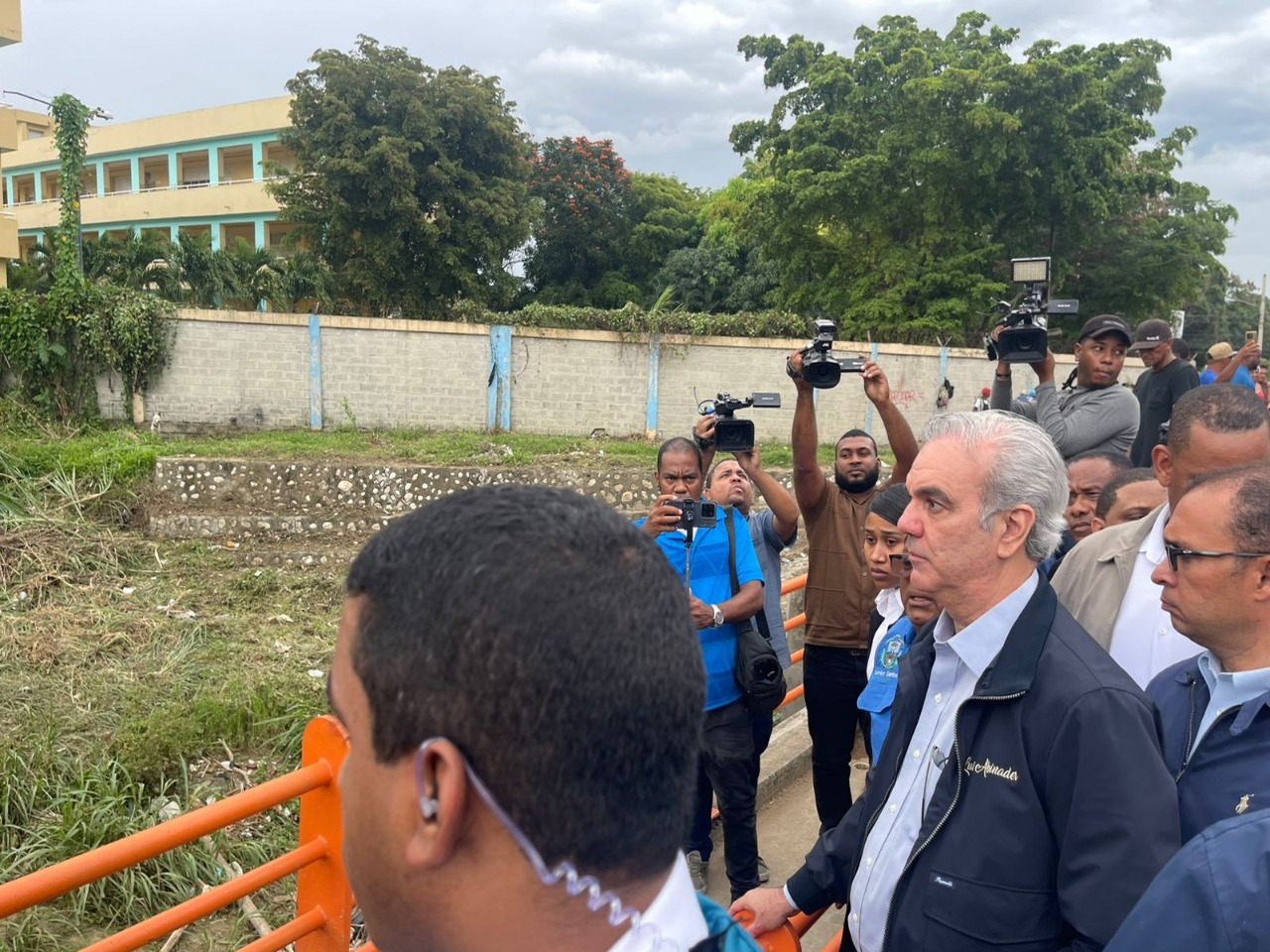 Presidente Abinader moviliza recursos por emergencia de vaguada en el país
