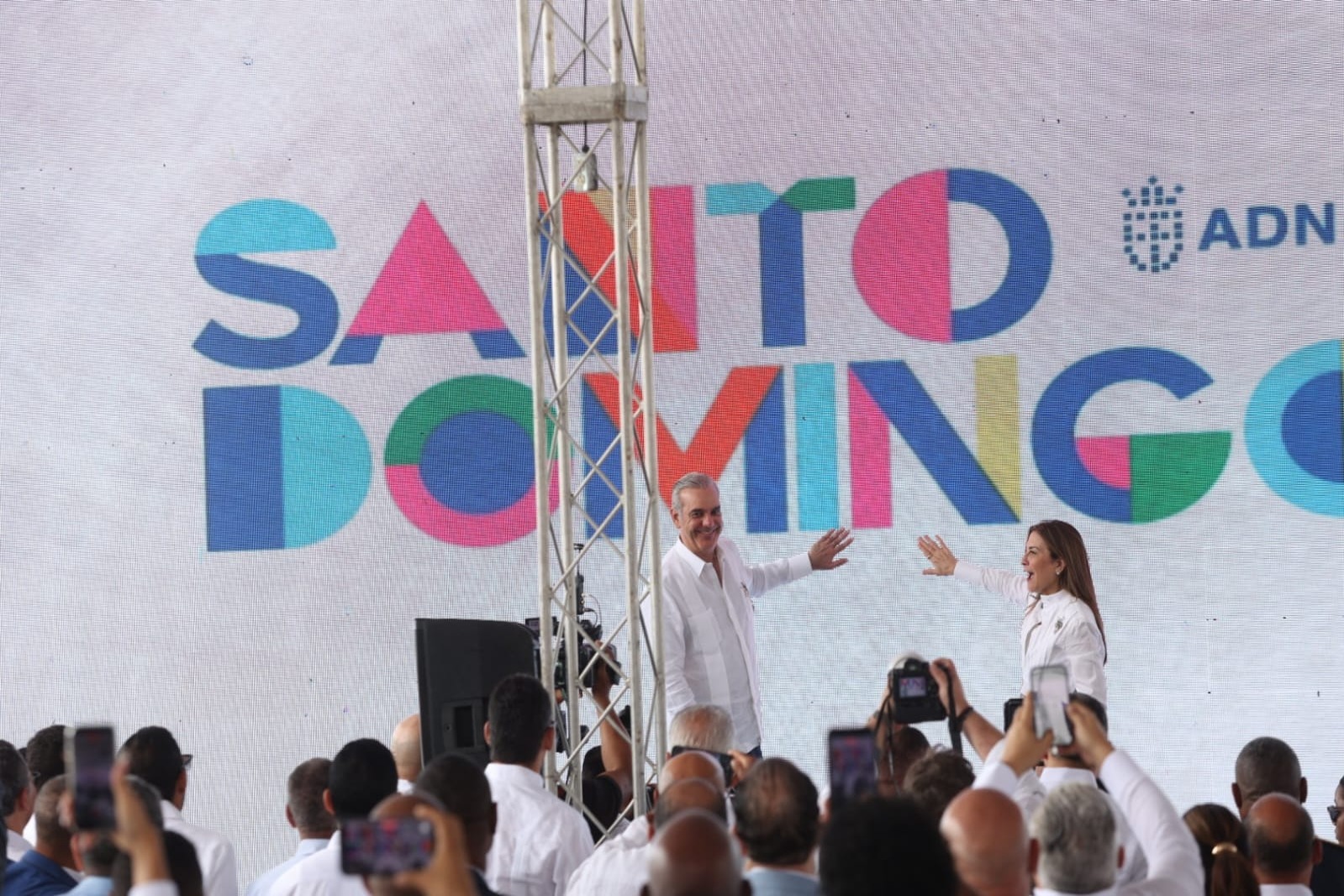 Abinader y Mejía transforman el litoral sur con la apertura del Malecón Deportivo