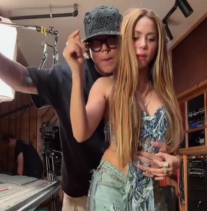 Shakira y Beéle estrenan el video de ‘Algo tú’, rodado en su tierra natal, Barranquilla