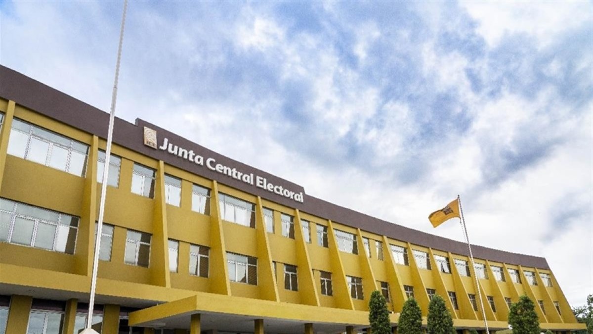 La JCE prohíbe encuestas electorales hasta 2027