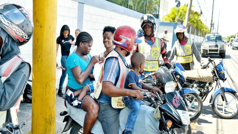 Exigen medidas estrictas contra motoconchistas tras ataque a chofer escolar