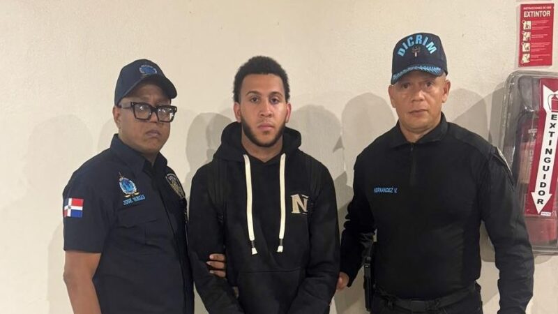 Extraditan a dos dominicanos acusados de delitos graves desde España y Chile