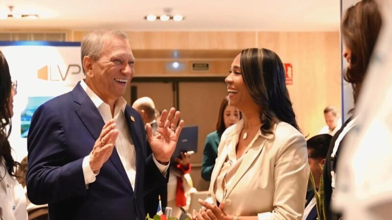 Dominicanos en Madrid aprovechan feria de Banreservas para adquirir vivienda en su país