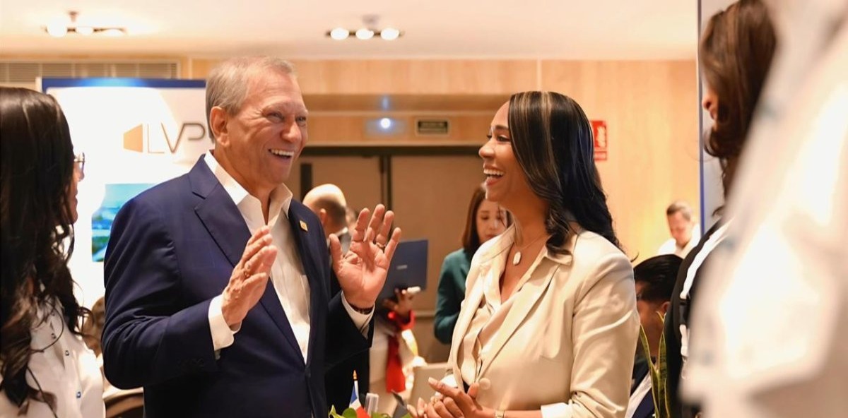Dominicanos en Madrid aprovechan feria de Banreservas para adquirir vivienda en su país