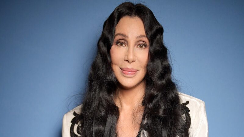 Cher celebra 80 años desafiando las barreras del tiempo en la cultura pop