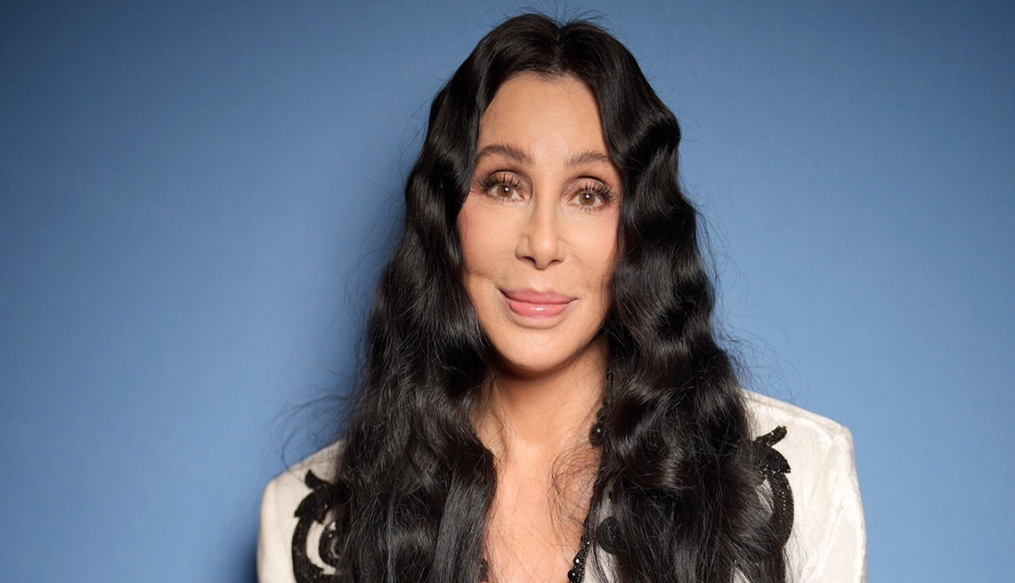 Cher celebra 80 años desafiando las barreras del tiempo en la cultura pop
