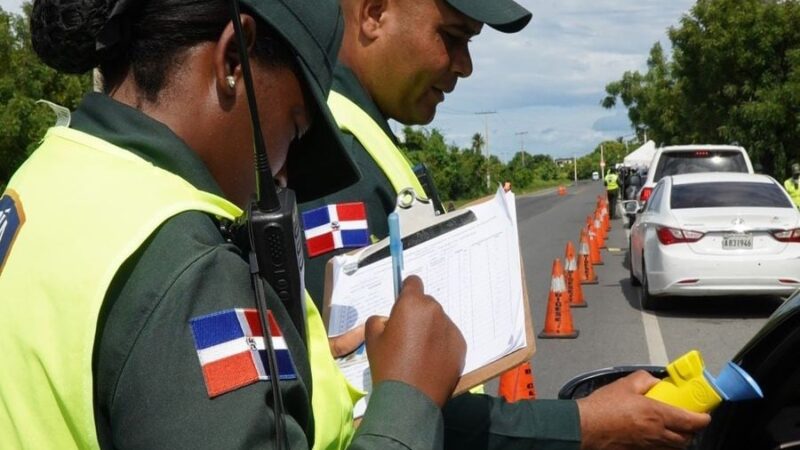 Digesett intensifica controles de alcoholemia y detiene a conductores ebrios