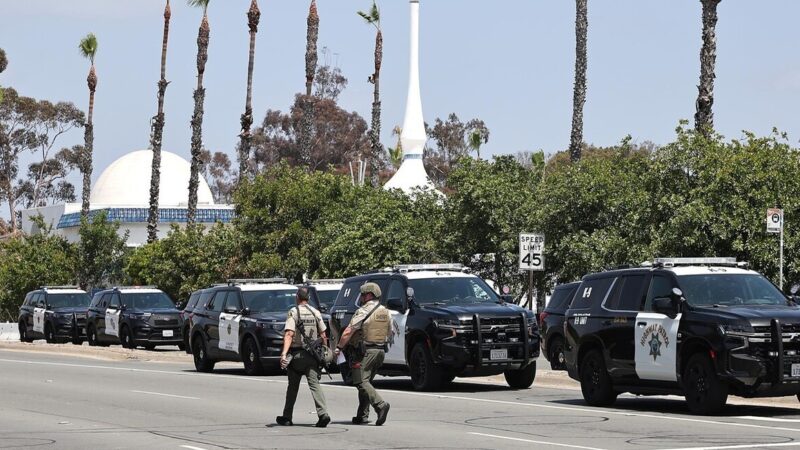 Adolescente sustrae armas de su hogar antes de ataque en mezquita de San Diego