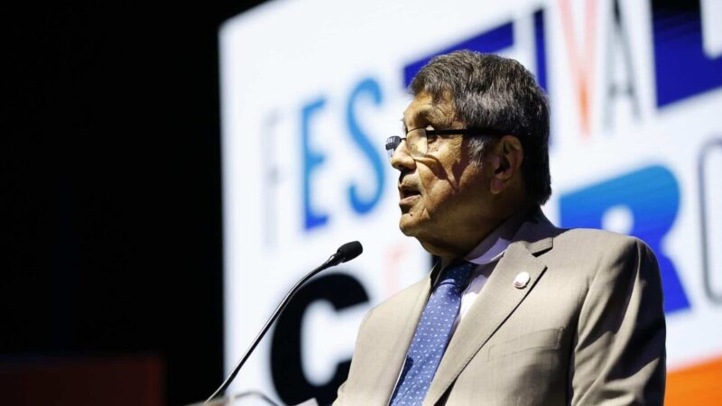 Sergio Ramírez aboga por la libertad de expresión en evento literario de Panamá