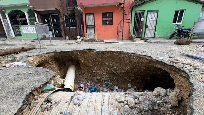 Residentes de Guajimía claman por atención ante daños en sus calles