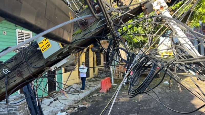 Fuertes vientos y lluvia causan estragos en la capital