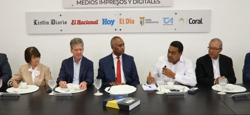 Peravia traza ruta para desarrollo sostenible y generación de empleo