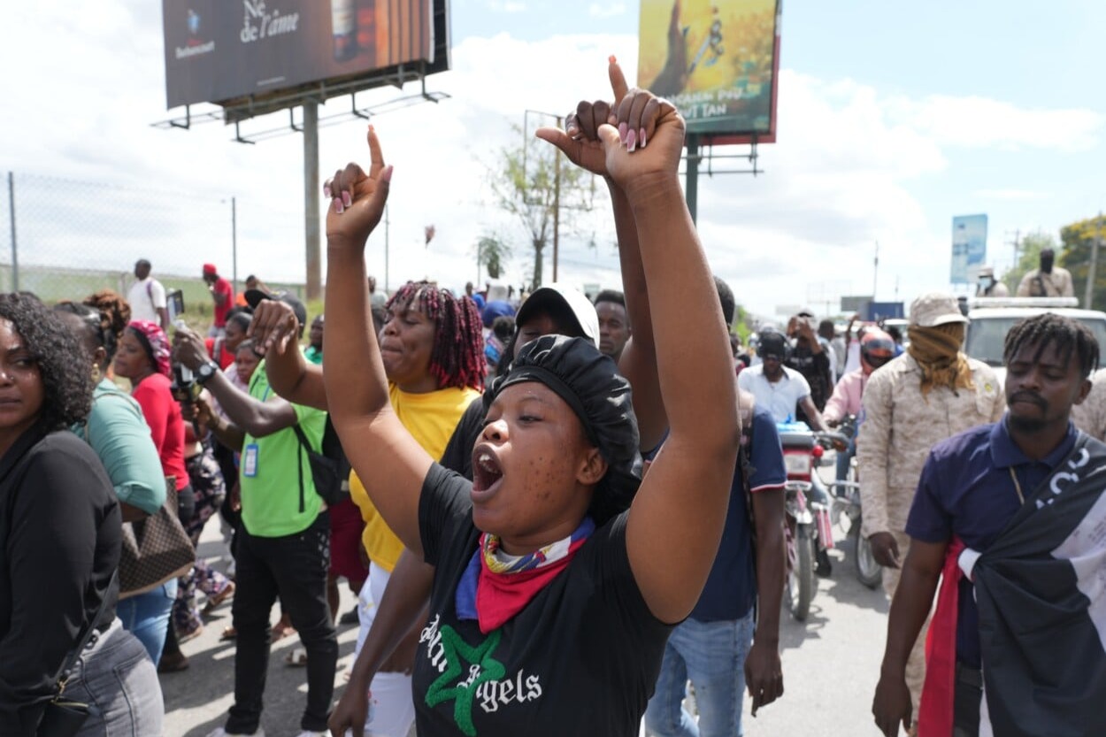 Haitianos demandan aumento salarial en medio de alza del petróleo
