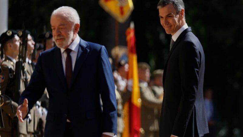 Lula y Sánchez fortalecen lazos en cumbre progresista en Barcelona