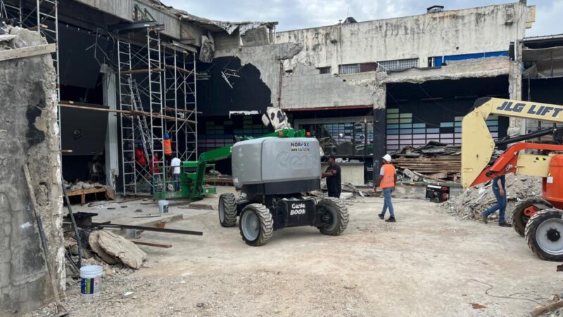 Reanudan investigaciones en el sitio del colapso de la discoteca Jet Set bajo estricta vigilancia policial
