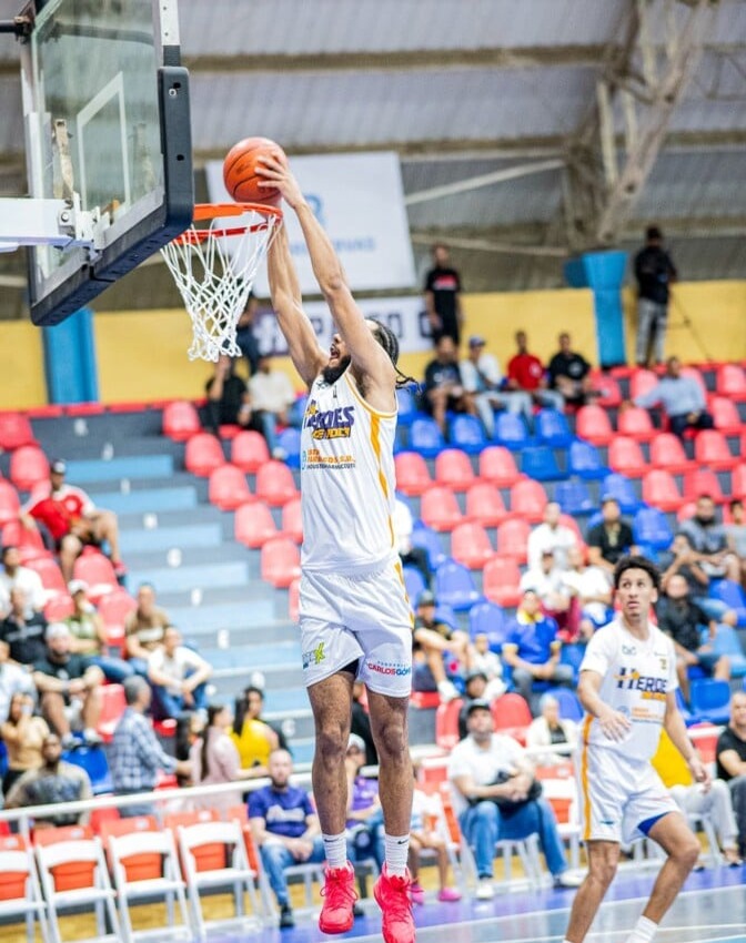 Triunfo histórico para los Héroes de Moca en la LNB