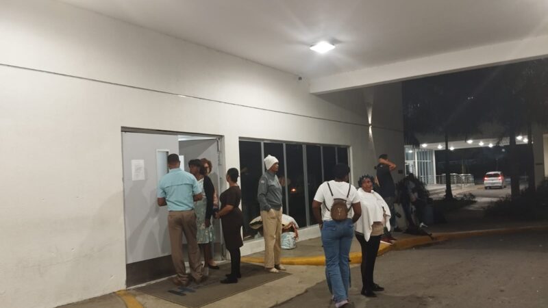 Pacientes denuncian largas esperas en emergencia del hospital Mario Tolentino