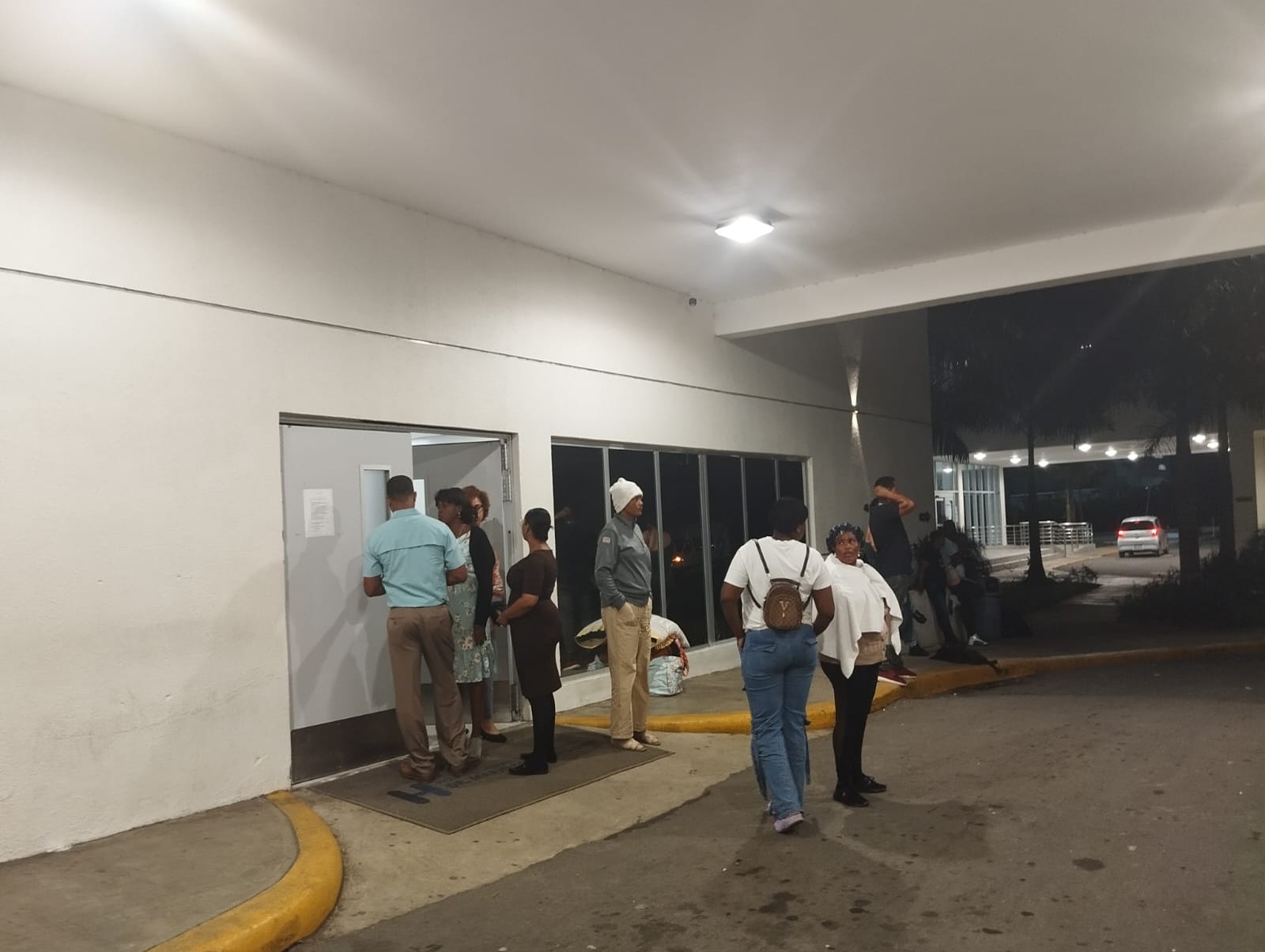 Pacientes denuncian largas esperas en emergencia del hospital Mario Tolentino