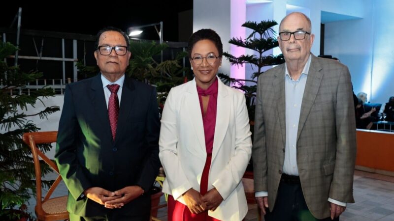 Destacados intelectuales dominicanos reciben el Premio Pluma de la Excelencia 2026