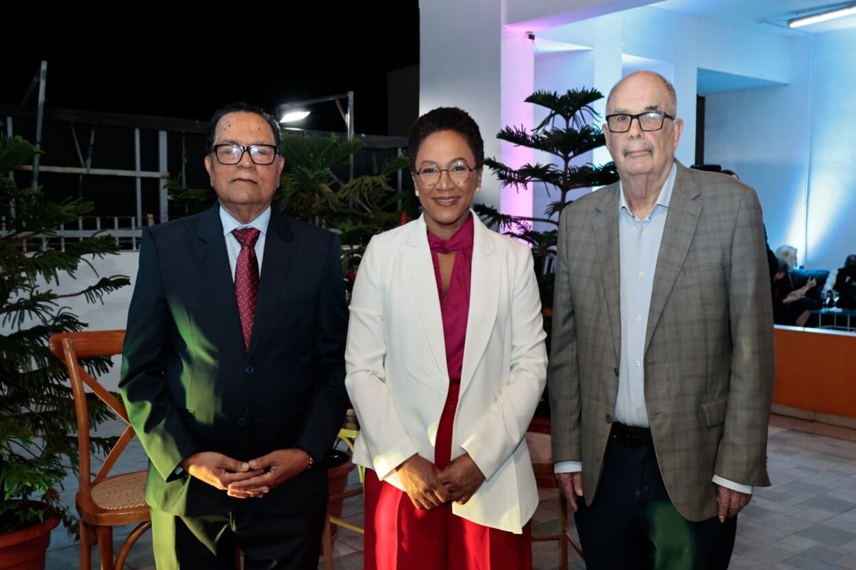 Destacados intelectuales dominicanos reciben el Premio Pluma de la Excelencia 2026