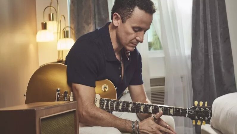 Fonseca celebra el paso del tiempo con su nuevo álbum musical