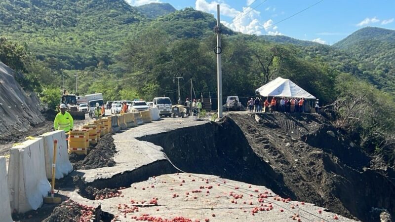 Derrumbe Aisló a San José de Ocoa; Habilitan Cruce Temporal