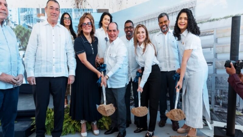 Inicia construcción de nuevo estacionamiento en la Ciudad Colonial