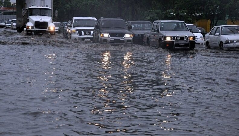 Proponen implementar “distritos esponja” para mitigar inundaciones urbanas en Santo Domingo