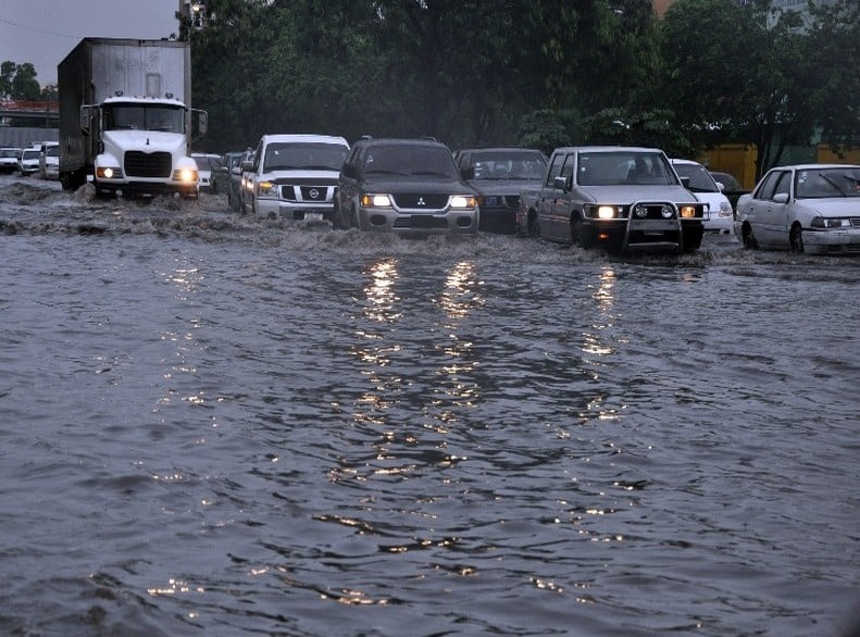 Proponen implementar “distritos esponja” para mitigar inundaciones urbanas en Santo Domingo
