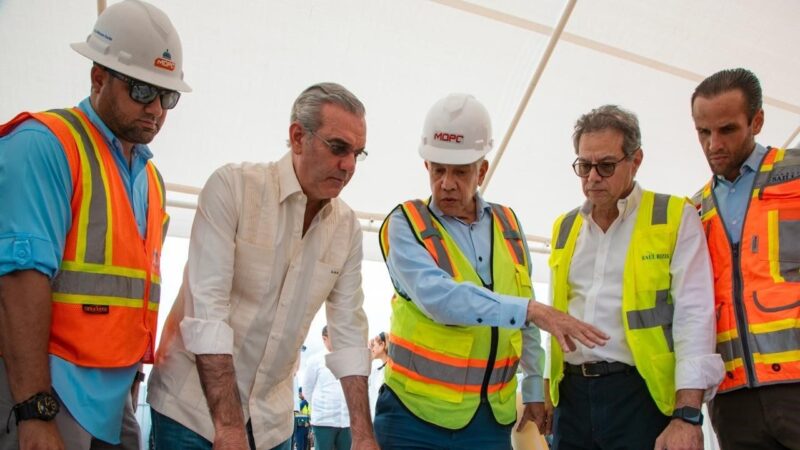Abinader inspecciona avance de la avenida República de Colombia