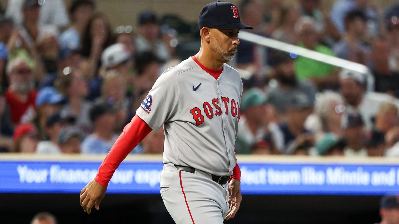 Boston sacude su banquillo: Alex Cora y parte de su staff dejan los Medias Rojas
