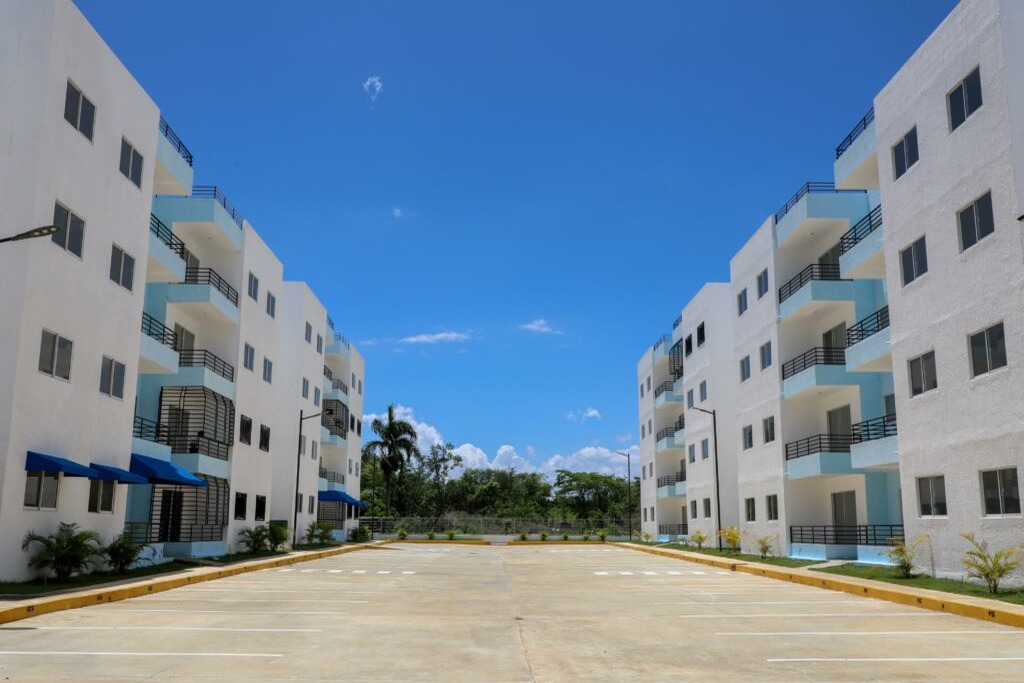 Luis Abinader impulsa sector agropecuario y entrega obras en Bonao y Santo Domingo