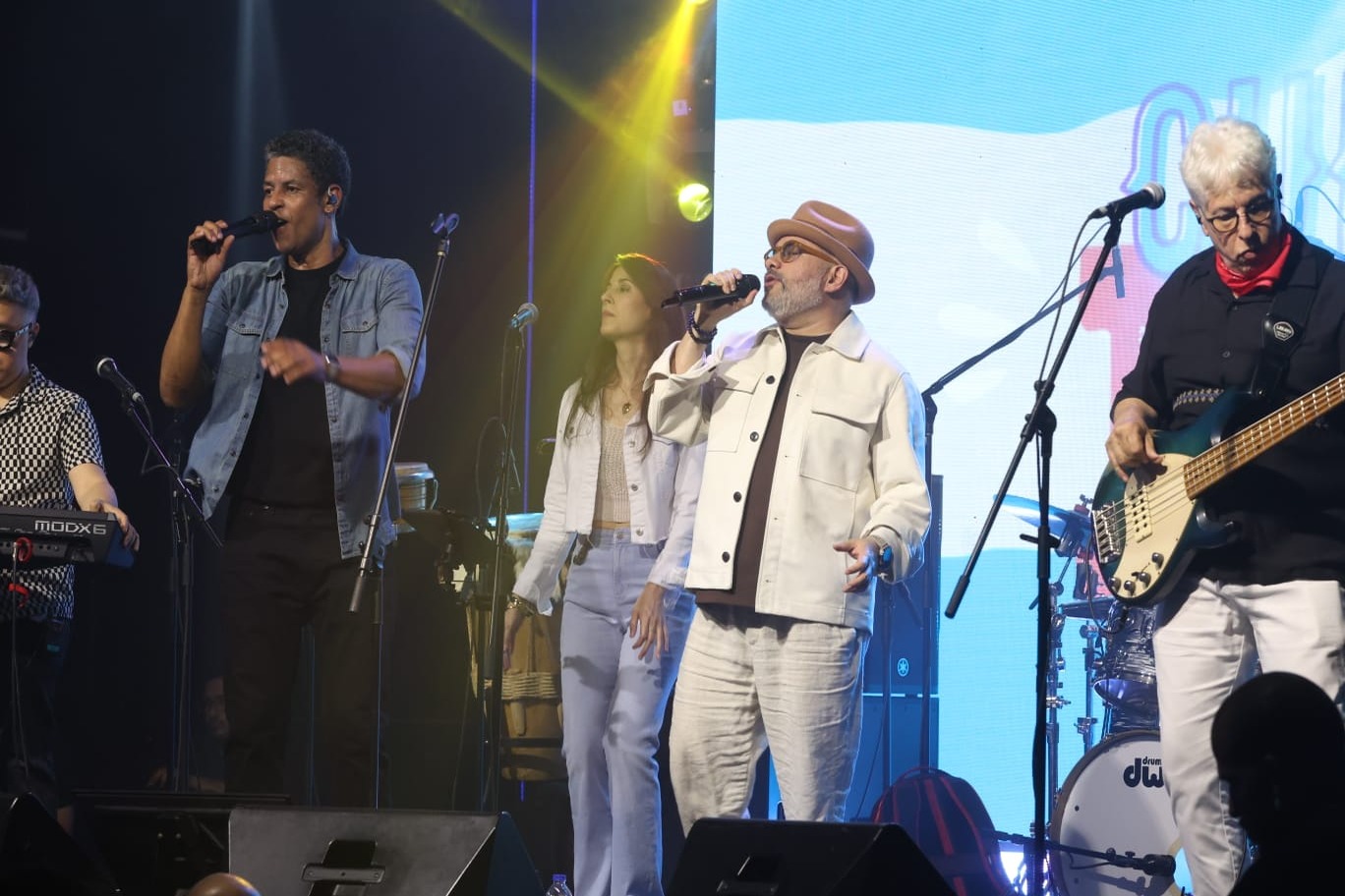 Pavel Núñez y Transfusión conquistan con vibrante espectáculo en Hard Rock Café