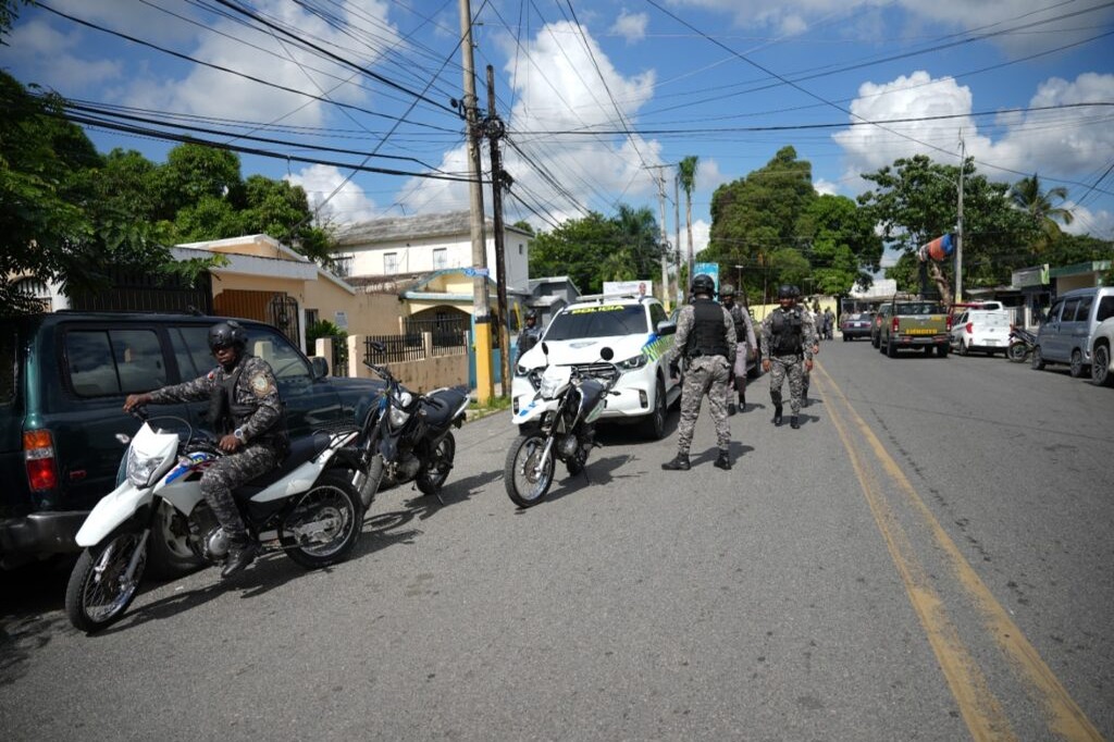 Amplio operativo policial en el país: decomisan drogas, armas y dinero