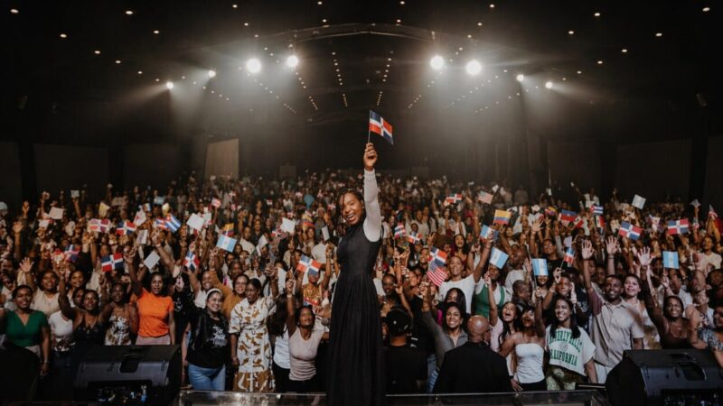 Arianny Aquino impacta con su gira “Cuando Él me toca Tour” en una noche inolvidable