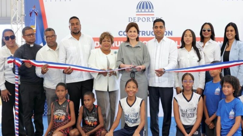 Inauguran renovado techado multiuso en Villa Liberación