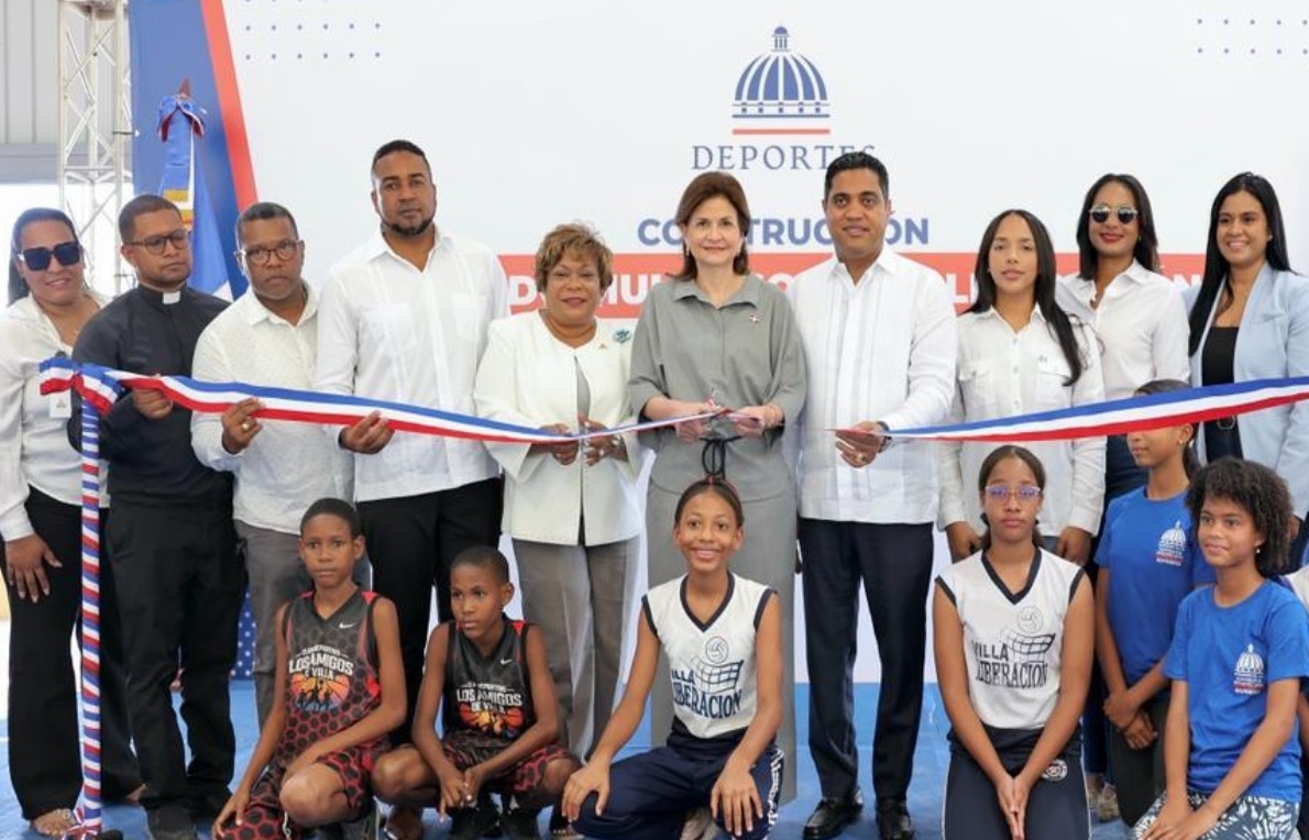 Inauguran renovado techado multiuso en Villa Liberación