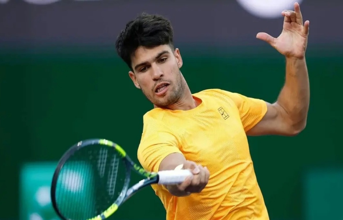 La participación de Carlos Alcaraz en Roland Garros pende de un hilo por lesión