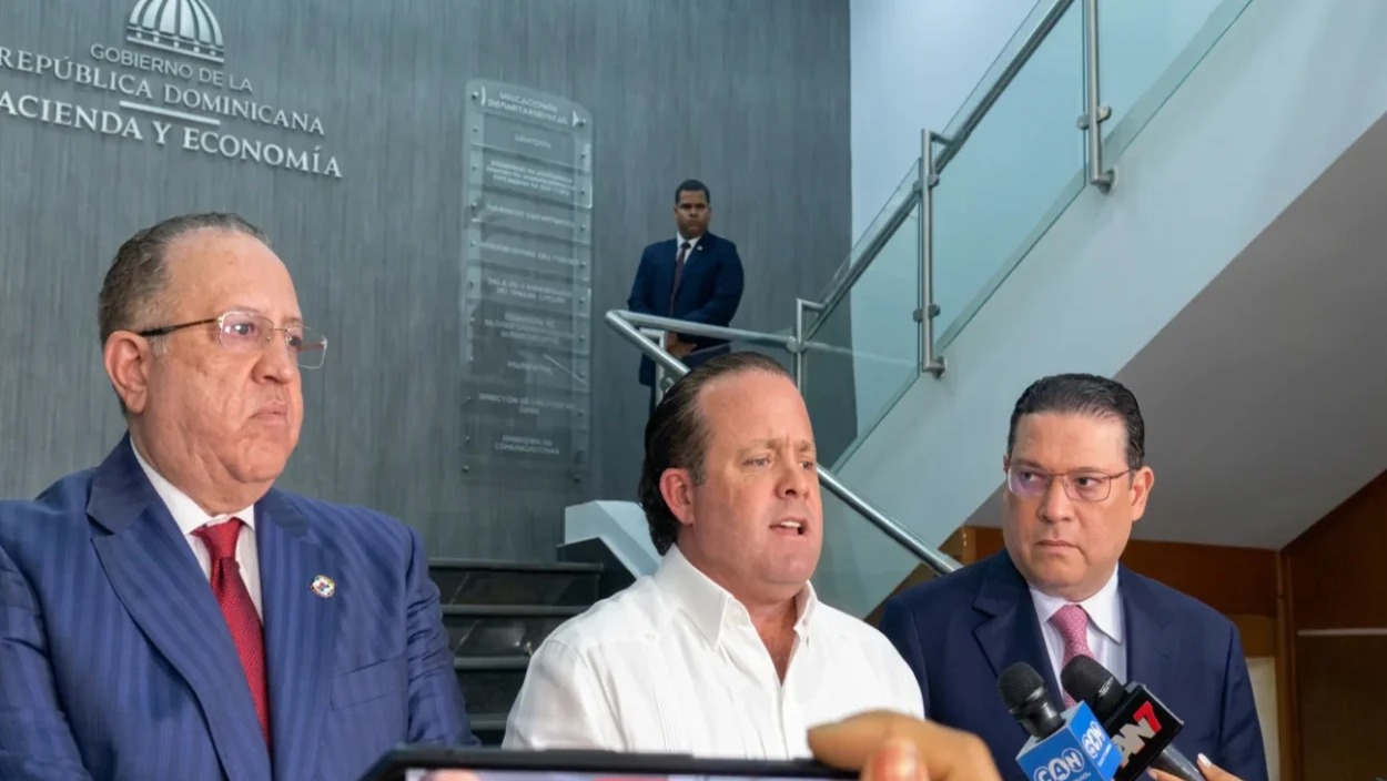 Gobierno y Leonel Fernández discuten efectos de conflicto en Medio Oriente