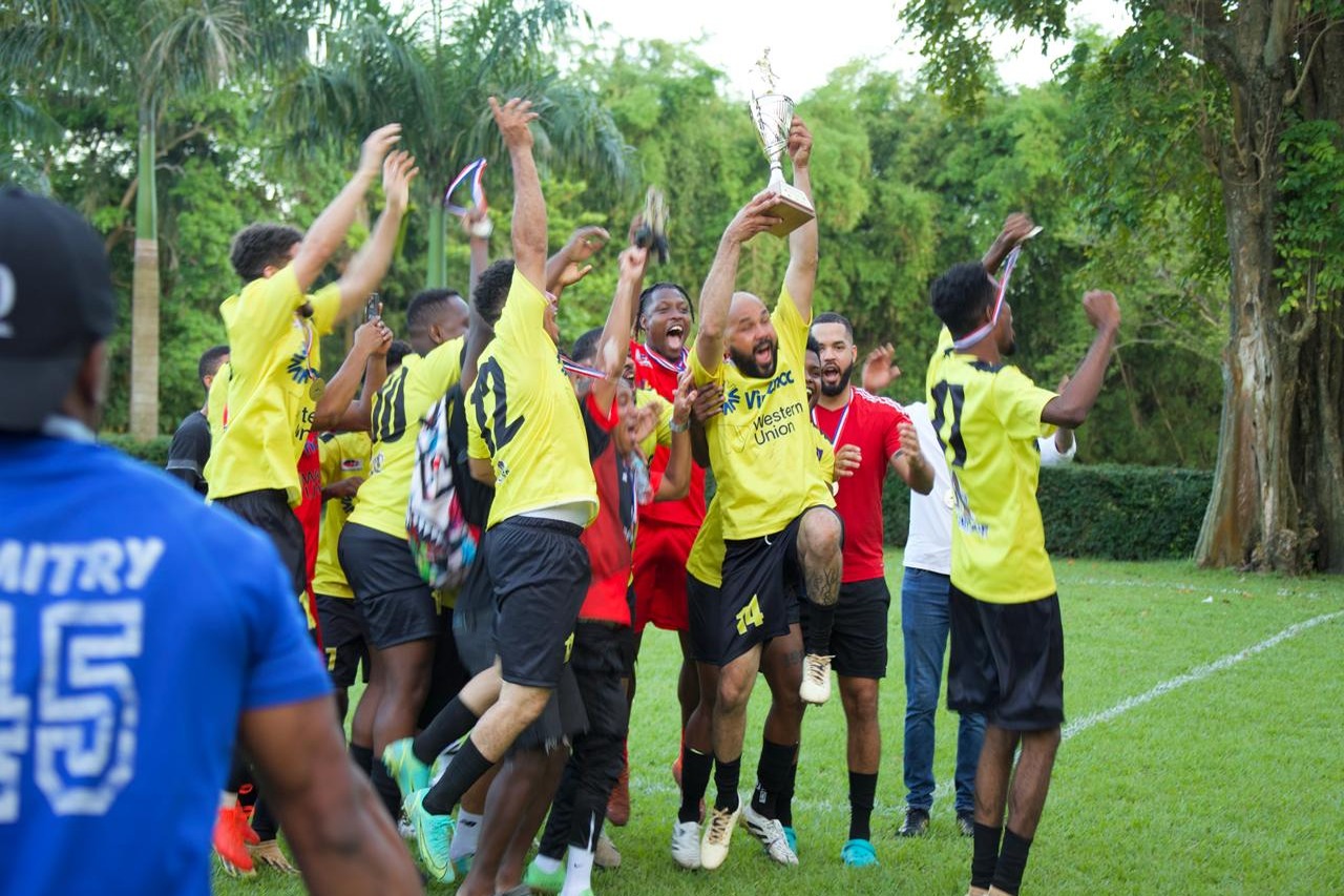 Triunfo de “Los Fiebruses” en la Copa VIMENCA de Haina