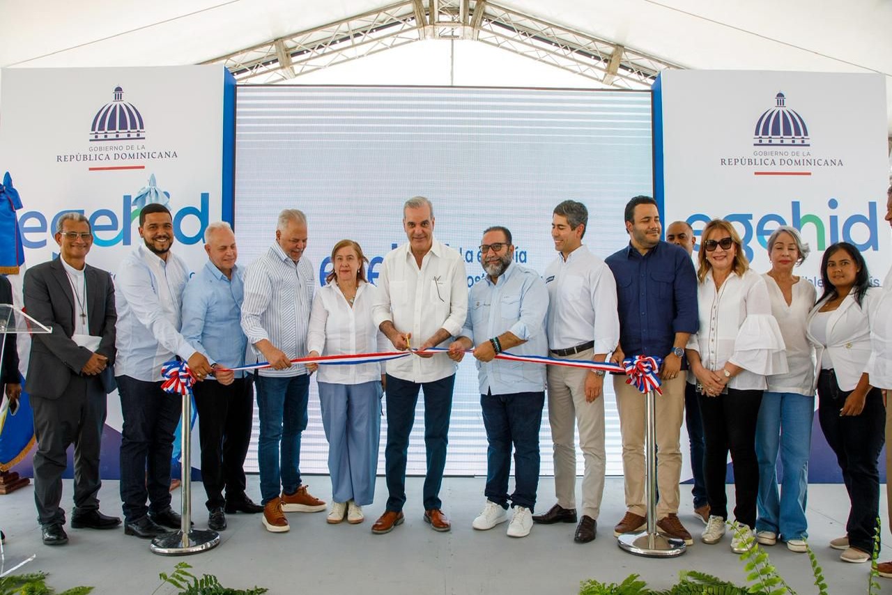 Presidente Abinader inaugura carretera Tavera-Jarabacoa para mejorar la conectividad en La Vega