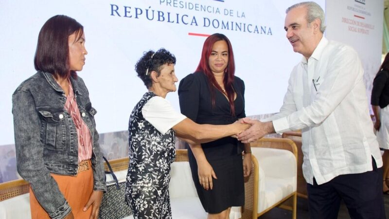 Abinader se reúne con beneficiarios del programa Supérate, que impacta a más de 1.4 millones de hogares