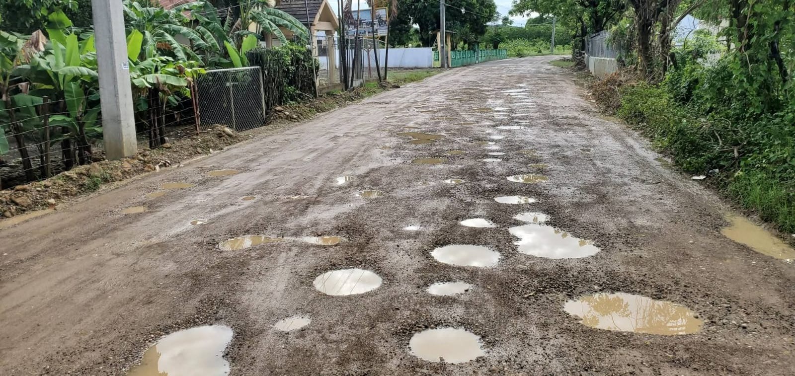 Condiciones críticas de la carretera Villa Isabela-El Estrecho preocupan a la comunidad