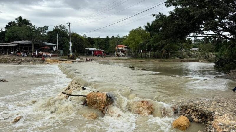 Intensas lluvias en el país dejan a más de un millón sin agua y colapsan puentes en diversas provincias